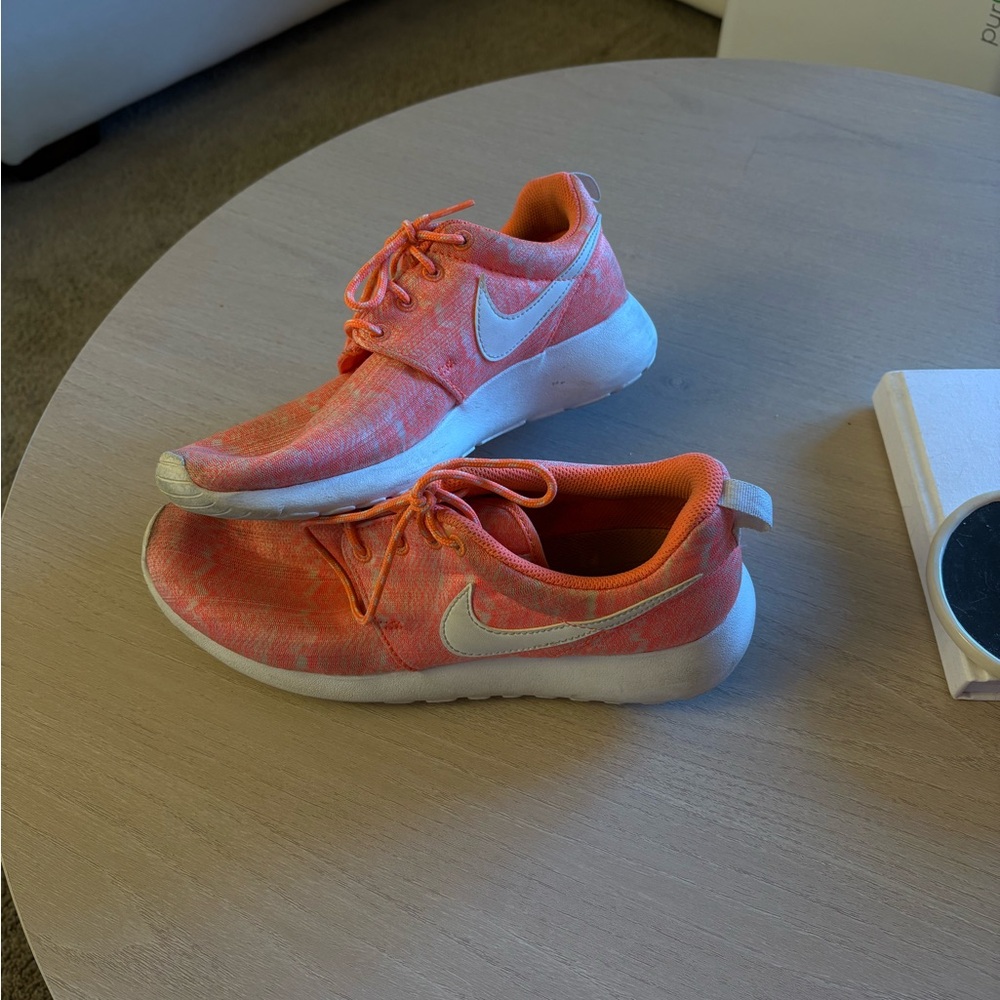 Nike Vibrant roshe run Orange and White Athletic Shoes size 7 Y